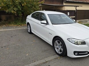 BMW Seria 5 525d xDrive AT