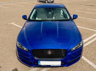 Jaguar XE 30t AWD Portfolio