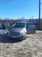 Mercedes-Benz B