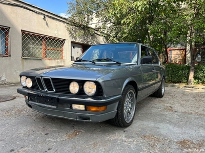 bmw 525i Istoric acte pe loc Restaurat 1-1