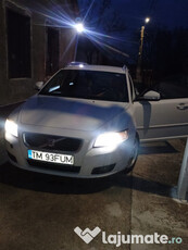 Volvo v50 2010 masina