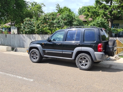 Jeep Cherokee KJ autoutilitar, cutie automată