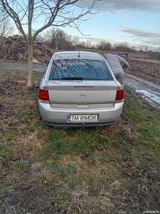 Vând Opel Vectra pentru dezmembrare