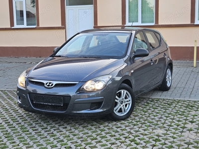 Hyundai i 30 - An 2010 - 1.4(Benzina), 109 Cai, 201.000 km