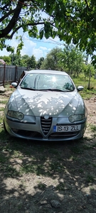 Vând Alfa Romeo 147