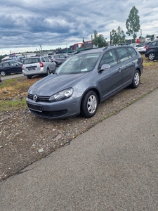 Volkswagen golf combyl limuzina urgent