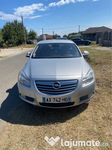 Opel insignia masina