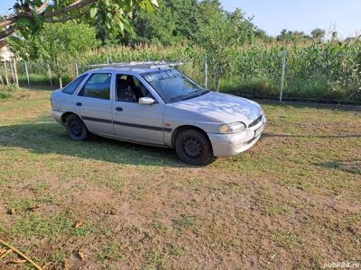 De vânzare Ford Escort.