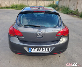 Opel Astra J, an 2010, Diesel