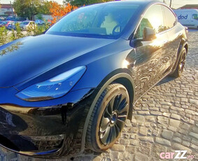 Tesla Model Y LR AWD (4x4)