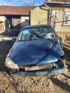 Vând Opel corsa avariat