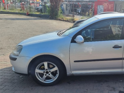 Volkswagen Golf 5 1.6 FSI