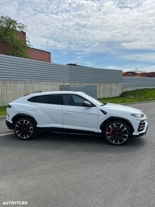 Lamborghini URUS Standard