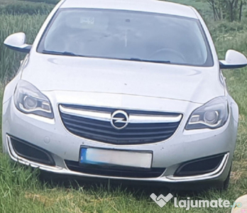 Opel Insignia 2016 masina
