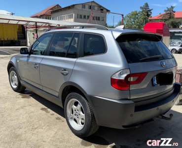 BMW X3 motor de 2 litri gri metalizat