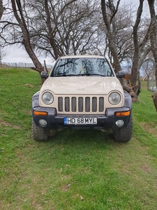 Vând 2 jeep-uri cherokee