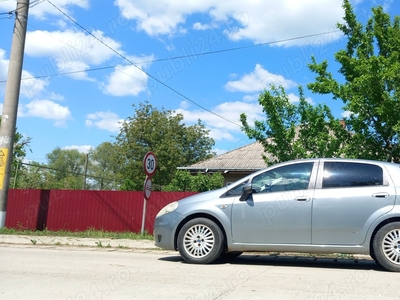 Vând Fiat Grande Punto