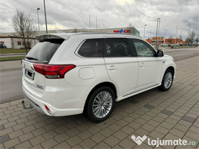 Mitsubishi Outlander 2019 Hibrid (electric/benzină) 2.4