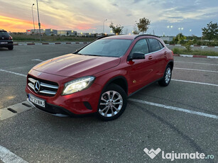 Mercedes-Benz GLA 200d 4Matic Automat / Padele volan / 136cp Euro6