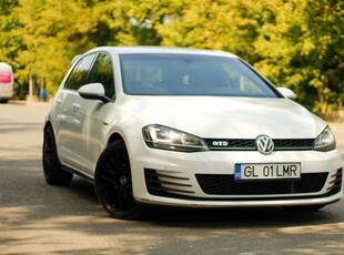 Volkswagen Golf 2.0 TDI DPF BMT DSG GTD