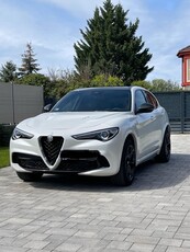 Alfa Romeo Stelvio V6 2.9 Bi-Turbo AT8-Q4 Quadrifoglio