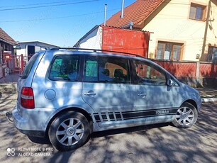 Autoturism VW TOURAN