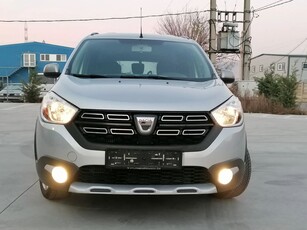 Dacia Lodgy TCe 130 GPF (7-Sitzer) Stepway