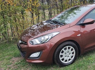 Hyundai i30 hatchback 2013 1,4 benzina 129000 km