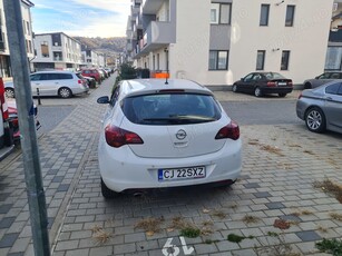 Opel Astra J 2012 1.4 turbo GPL