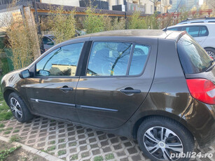 Vand Renault clio 3 dynamique 1.6 16v 112 cp an 2007