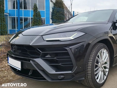 Lamborghini URUS Standard