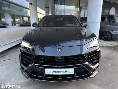 Lamborghini URUS Standard