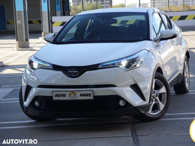 Toyota C-HR Hybrid Style Selection