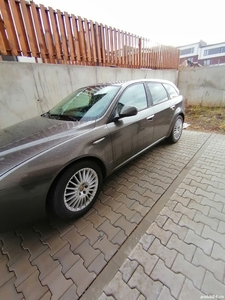 Vând alfa Romeo 159