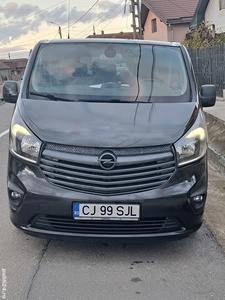 Vând Opel Vivaro biturbo