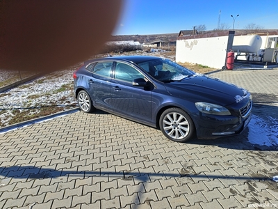 Vând Volvo V40 d2