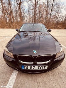 BMW Seria 3 320d xDrive DPF Touring Aut. Edition Exclusive