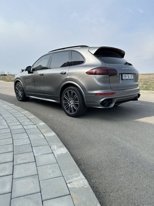 Vand Porsche Cayenne S Ghionea