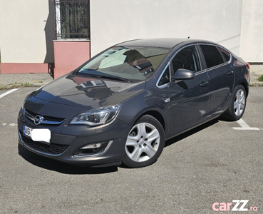 Opel Astra J sedan, 1.6 diesel 136cp, EURO 6, echipare Cosmo