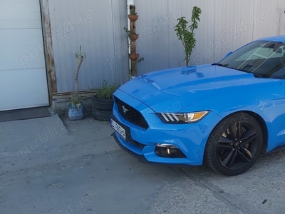 Ford Mustang Coupe , 33545 km , stare ireprosabila , unic proprietar , culoare Grabber Blue