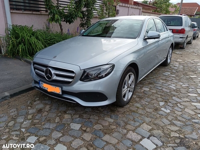 Mercedes-Benz E 200 9G-TRONIC