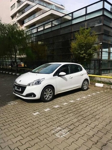 Unic proprietar vand Peugeot 208