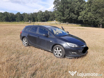 Opel Astra J Sports Tourer 2.0 CDTI 165 Cai 2014 Automată