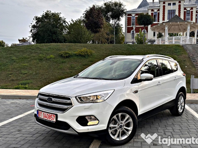 Ford kuga 4x4 masina