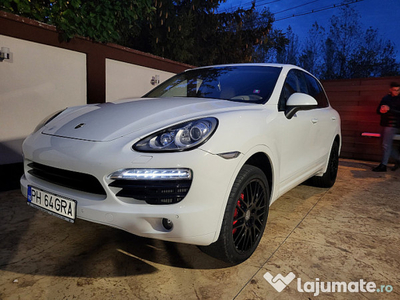 Liciteaza-Porsche Cayenne 2013