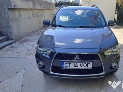 Mitsubishi outlander masina