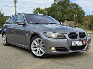 BMW Seria 3 320d DPF Touring Aut. Edition Exclusive