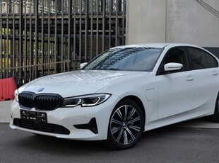 BMW Seria 3 330i xDrive AT