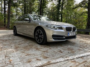 BMW Seria 5 520d Aut. Luxury Line