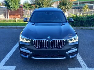 BMW X3 xDrive20i AT xLine